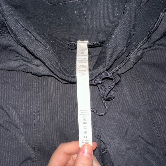 Lulu Lemon Jogger Pants - Picture 3 of 4